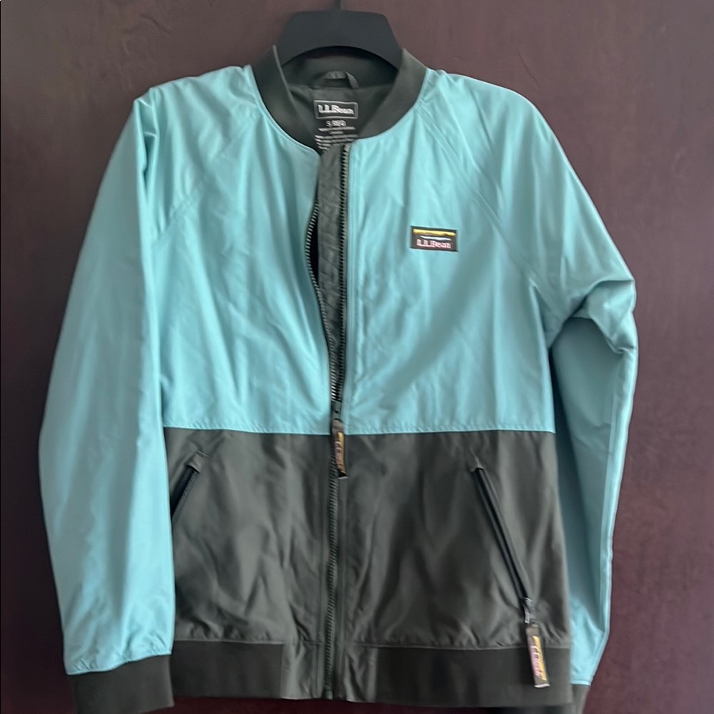 L.L. Bean Size Small Two-tone Green Water Resistant Jacket